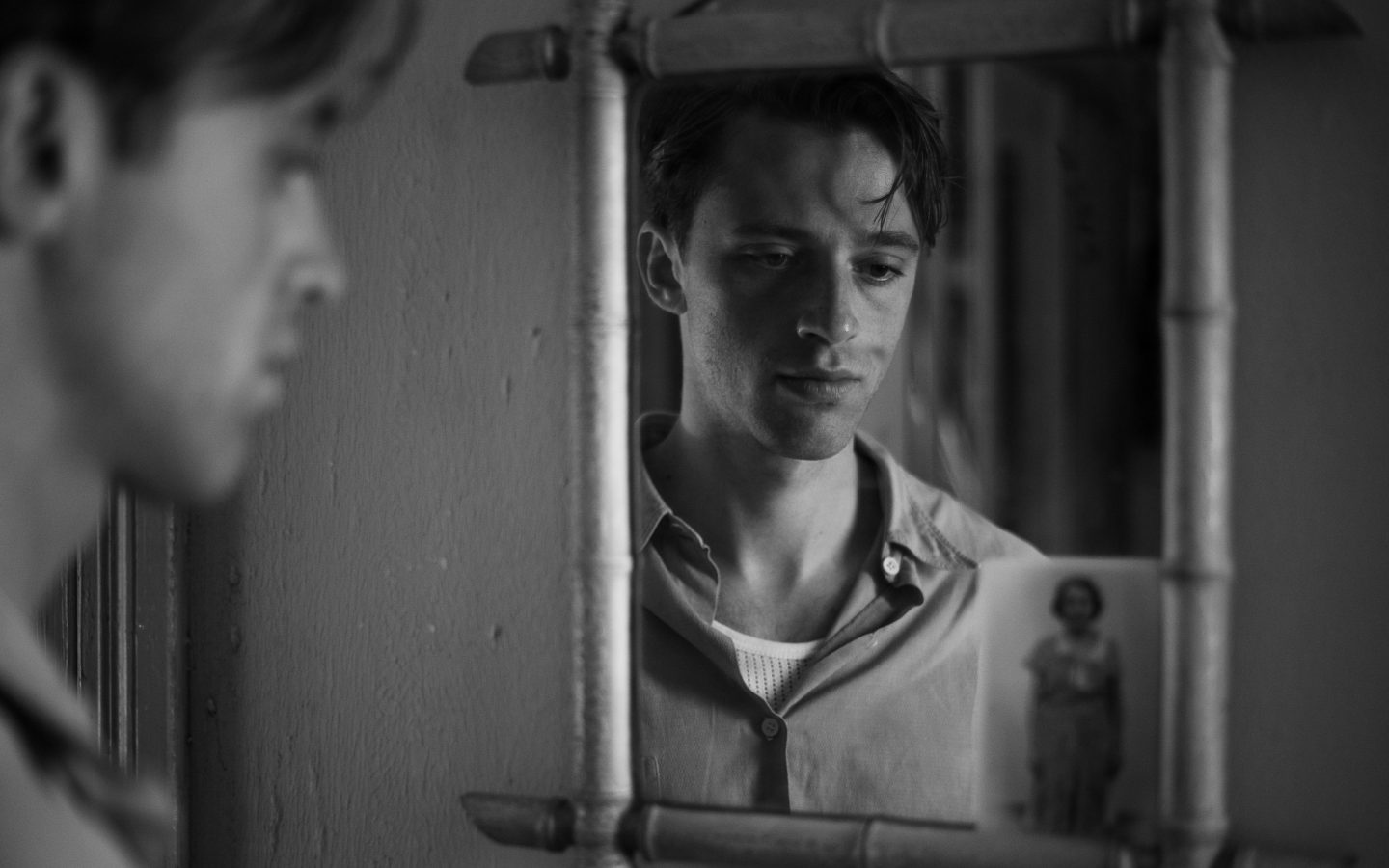 Scena dal film Lo straniero